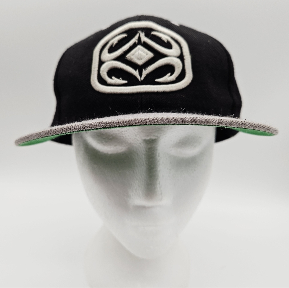 MAUI BUILT | raised embroidery snapback cap hat